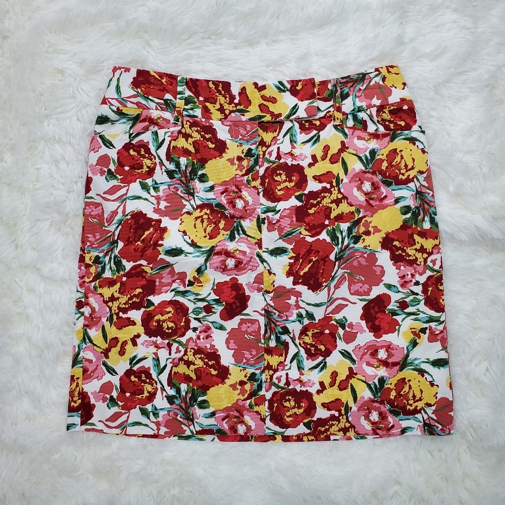 Ann Taylor Loft Size 2 Floral Skirt With Pockets